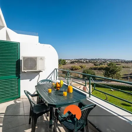 #068 T1 Salgados By Holidays