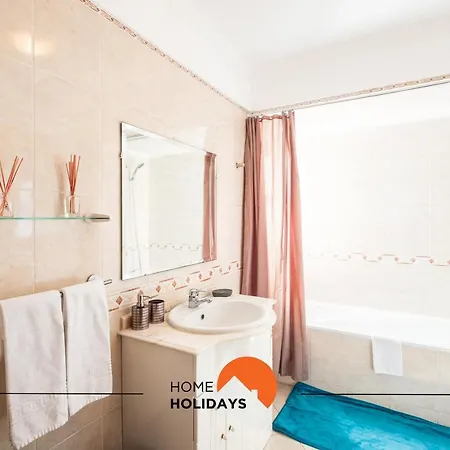 #068 T1 Salgados By Holidays *