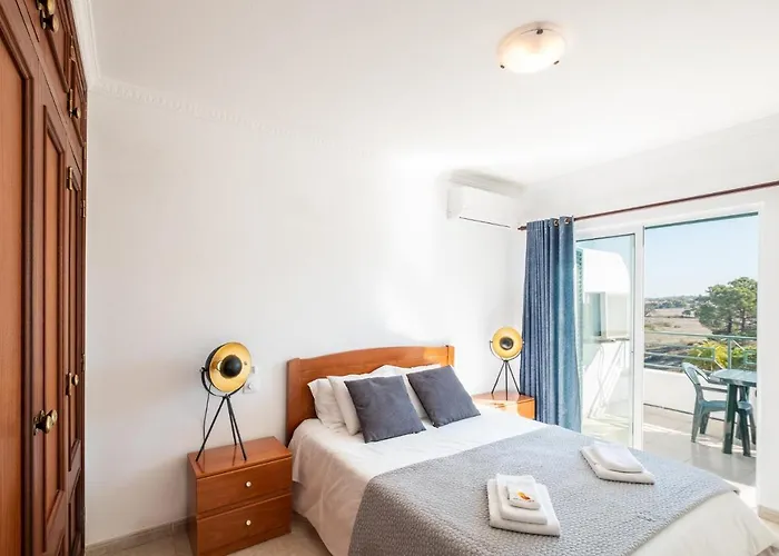 #068 T1 Salgados By Holidays *